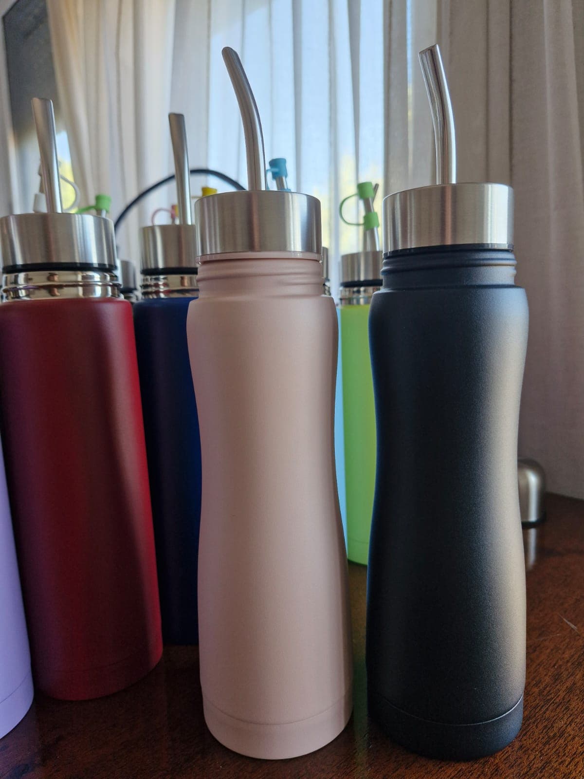 Termo Matema en uso al aire libre, manteniendo la temperatura ideal